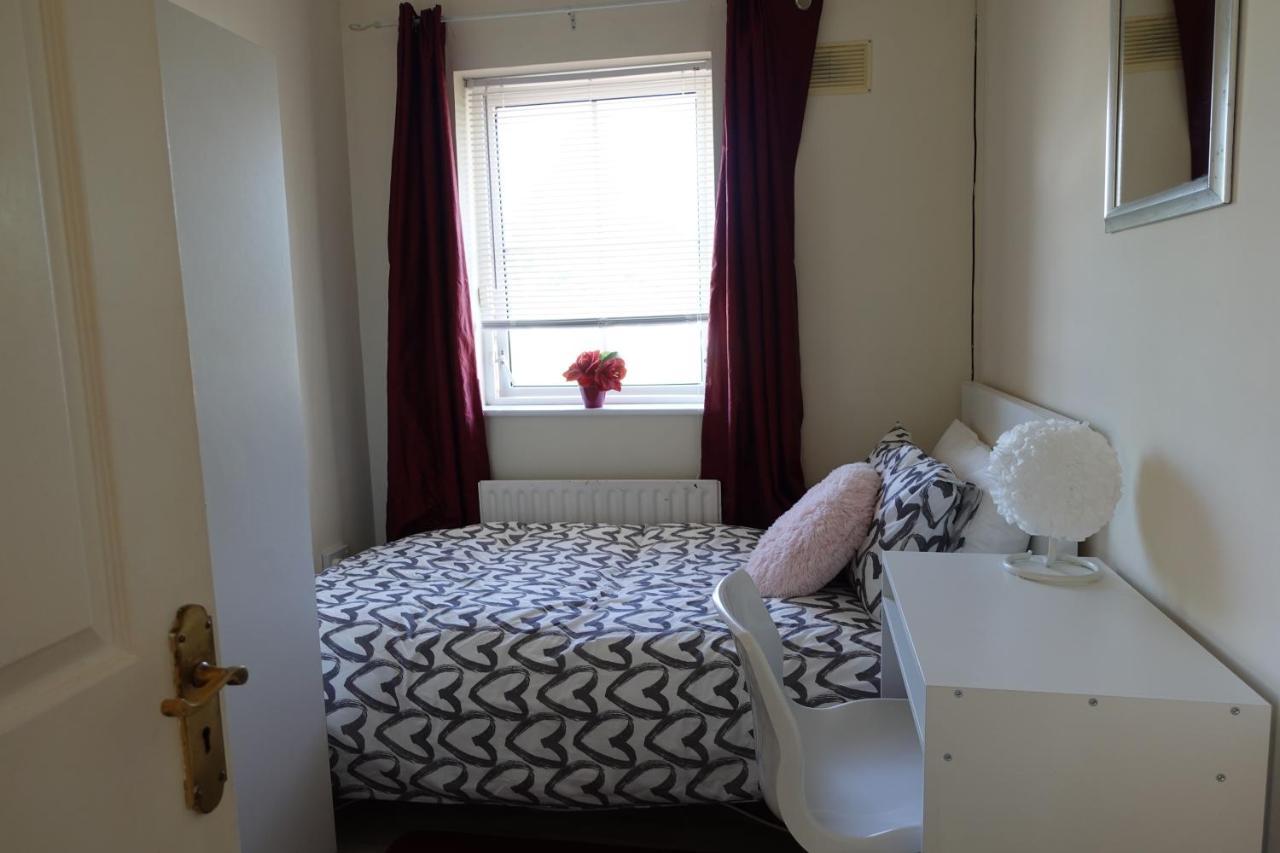 Females Only - Private Bedrooms In Dublin 루칸 외부 사진